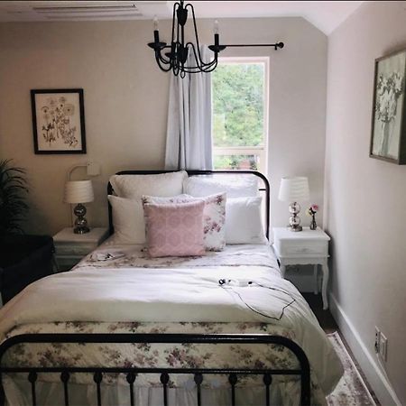 The Farmhouse Inn & Kitchen, 2 Blocks From Downtown Whitefish, Montana Luaran gambar